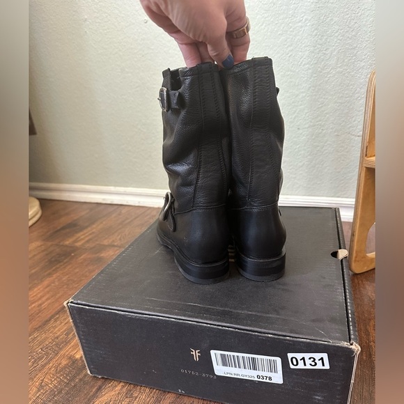 Frye | The Veronica Short Boot - Picture 7 of 10